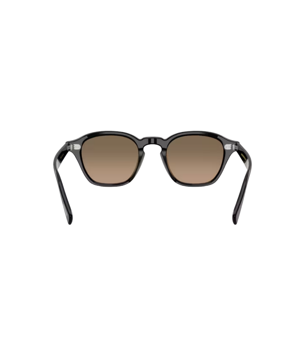 Black-Sandstone gradient polarized