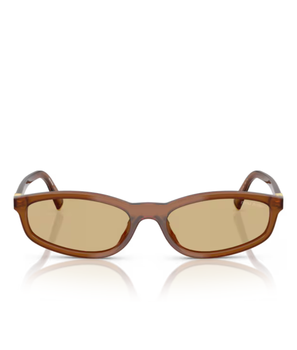 Opaline amber-yellow