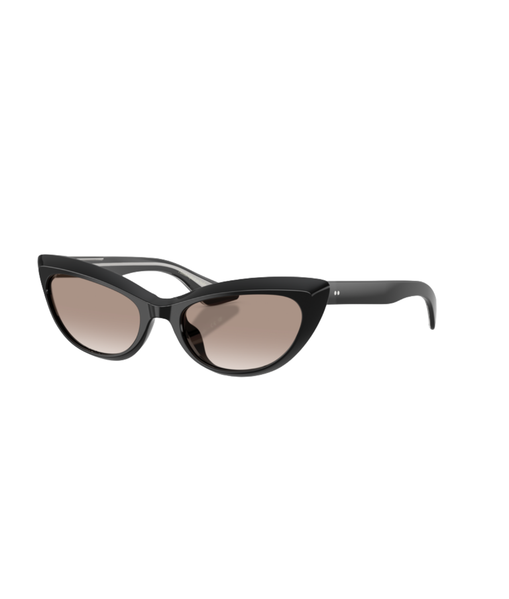 Black-Soft tan gradient