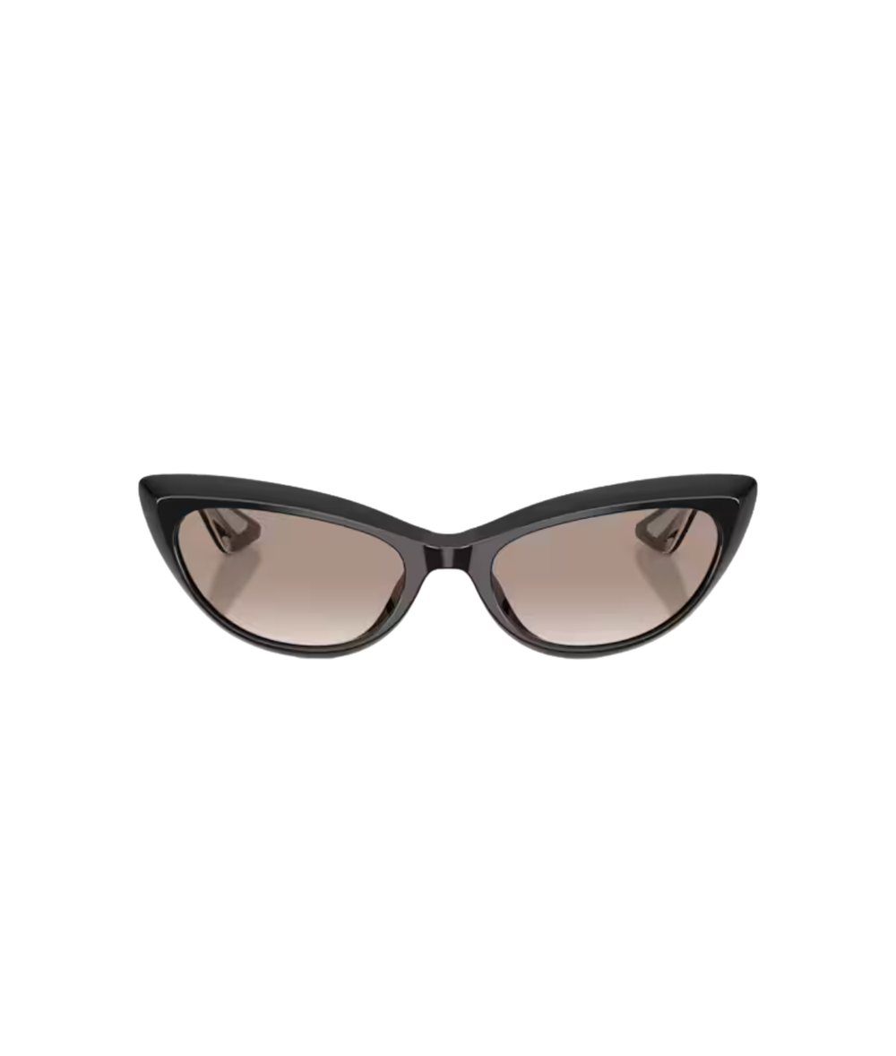 Black-Soft tan gradient