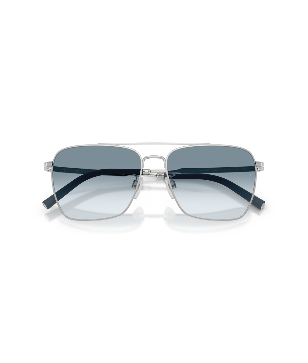 Brushed silver-Sky gradient wash to dark
