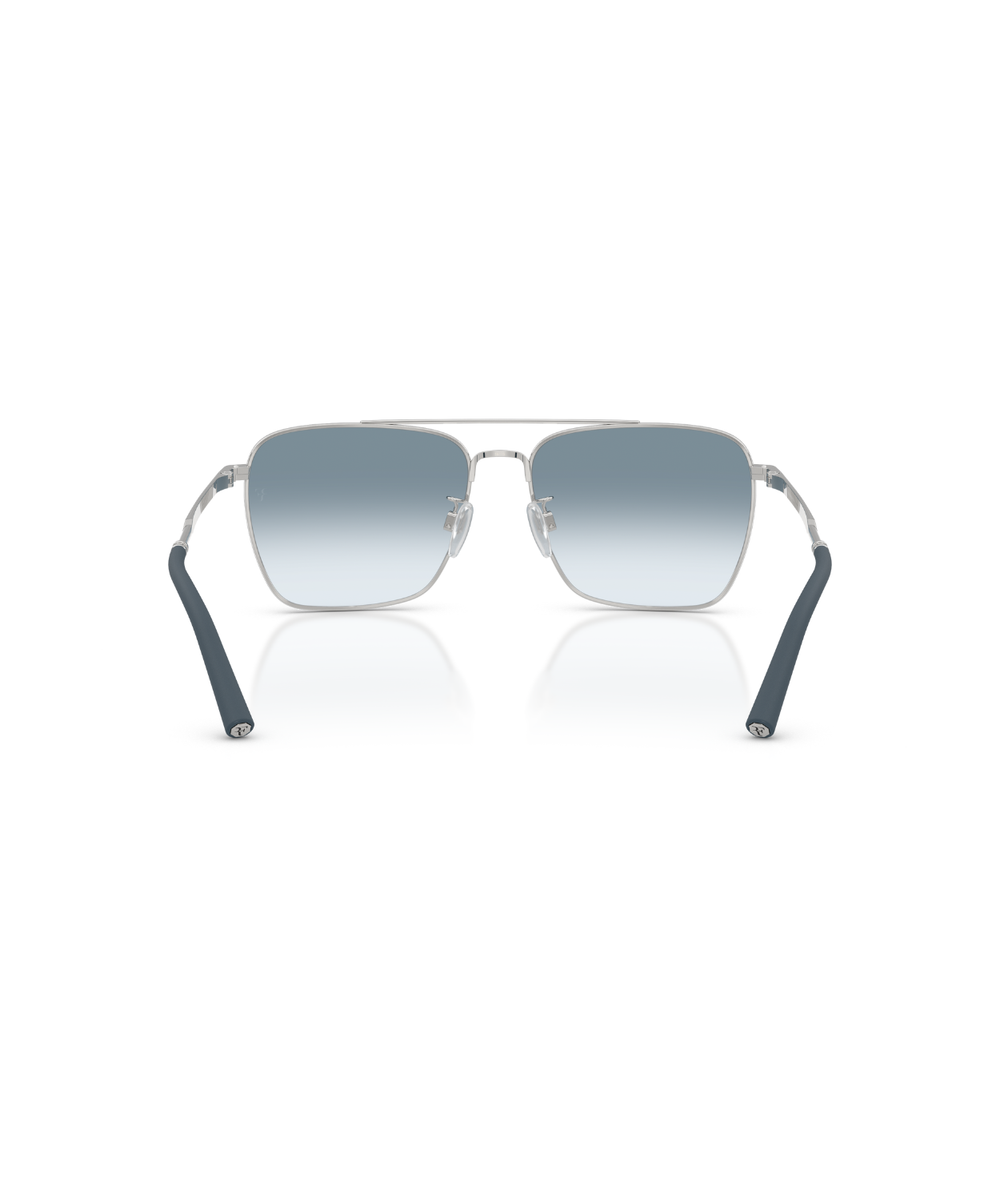 Brushed silver-Sky gradient wash to dark