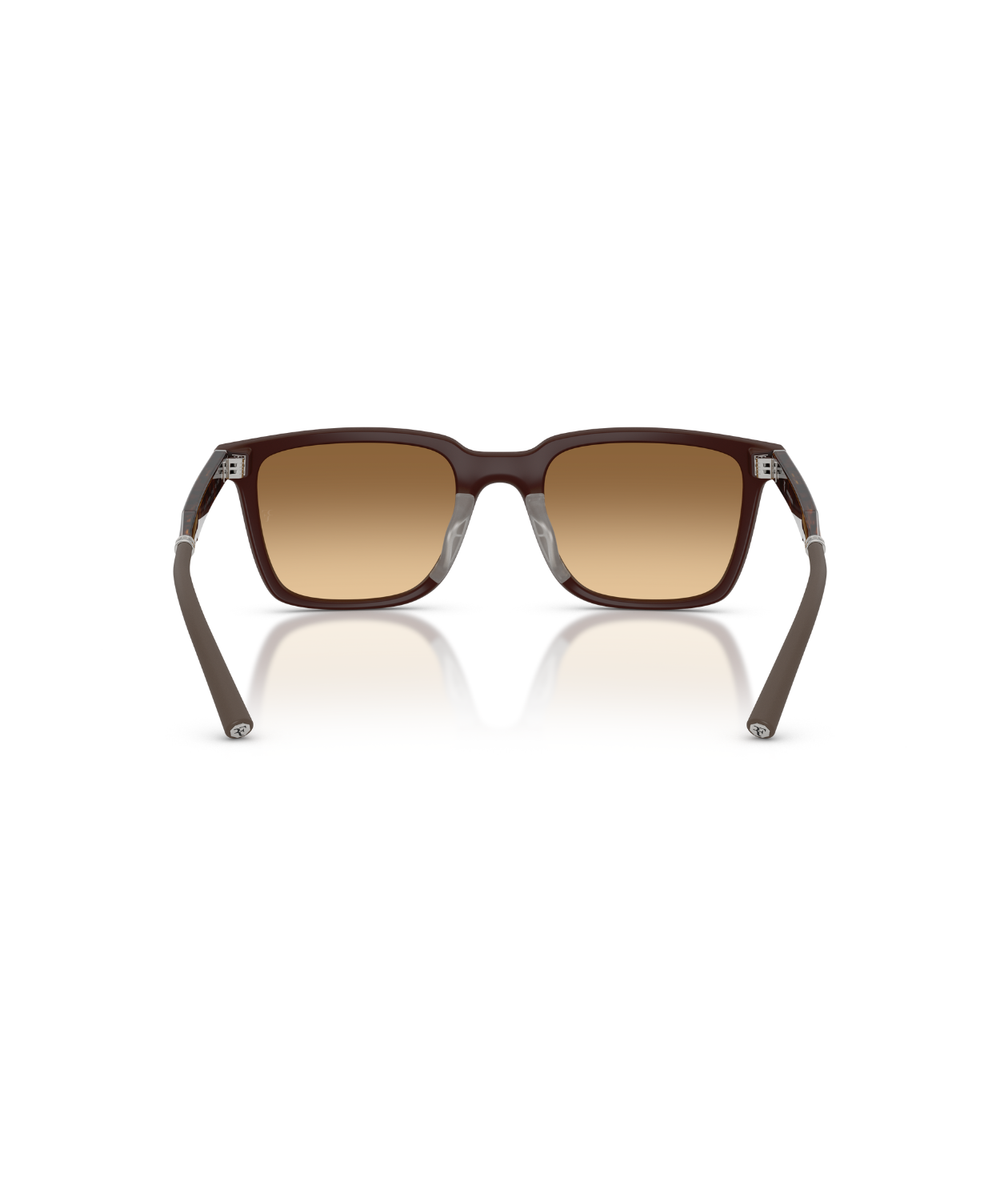 Semi-matte dark brown-Saddle gradient wash to dark